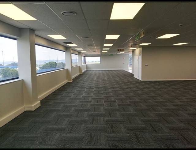 4,631M² WAREHOUSE TO LET IN AIRPORT PARK